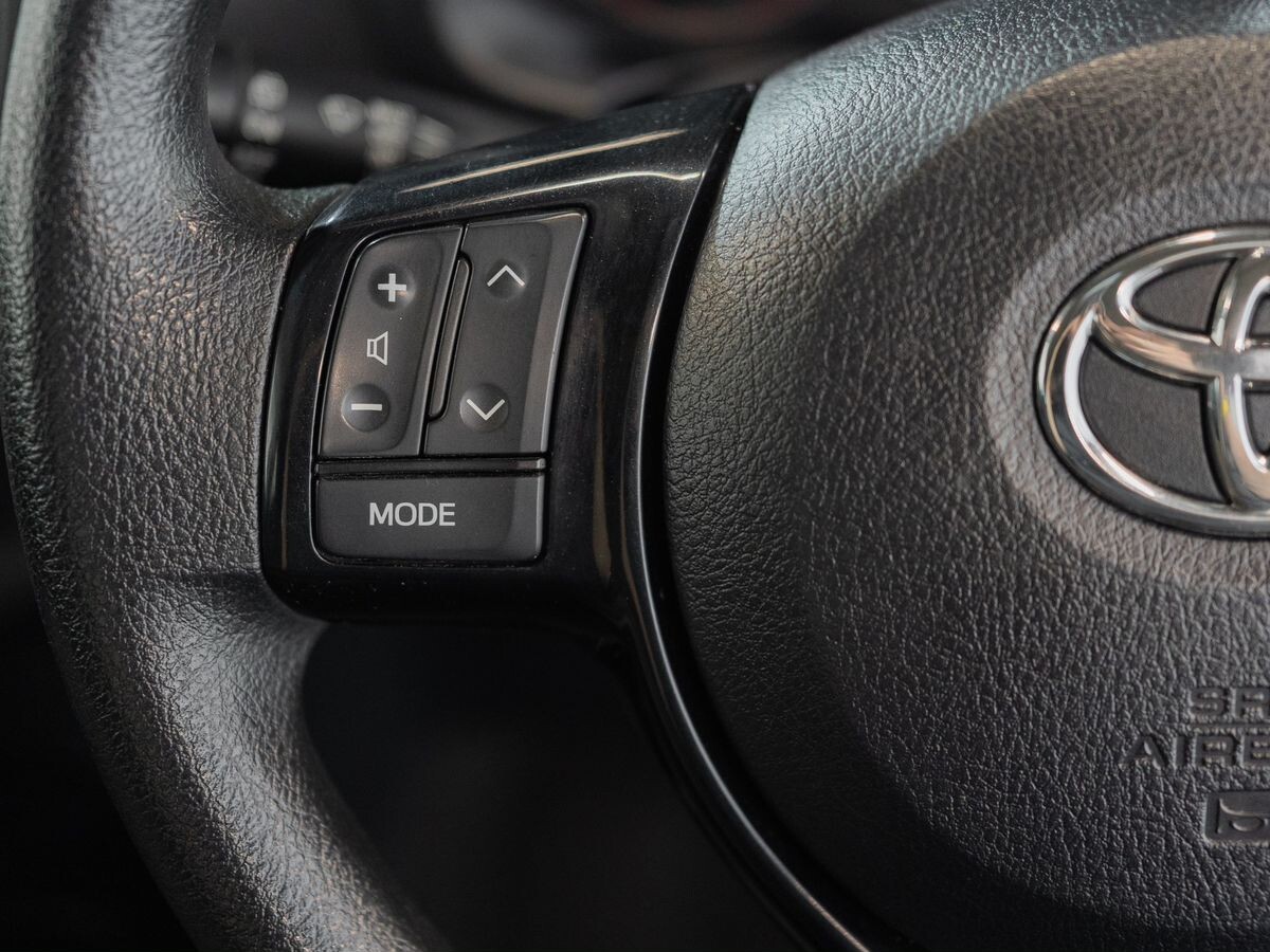 Toyota Vitz 2019 - фото автомобиля