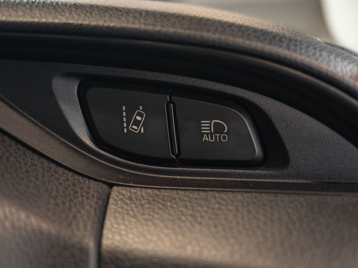 Toyota Vitz 2019 - фото автомобиля