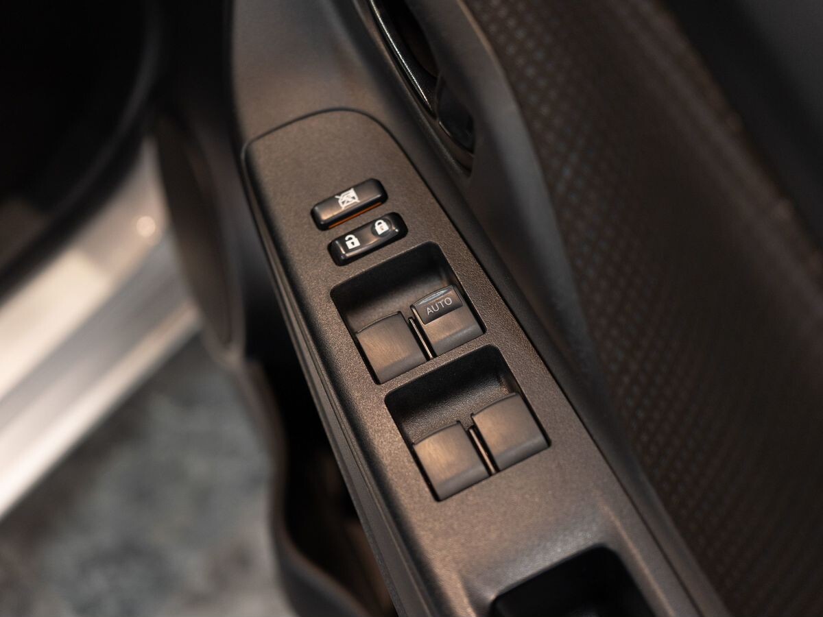 Toyota Vitz 2019 - фото автомобиля