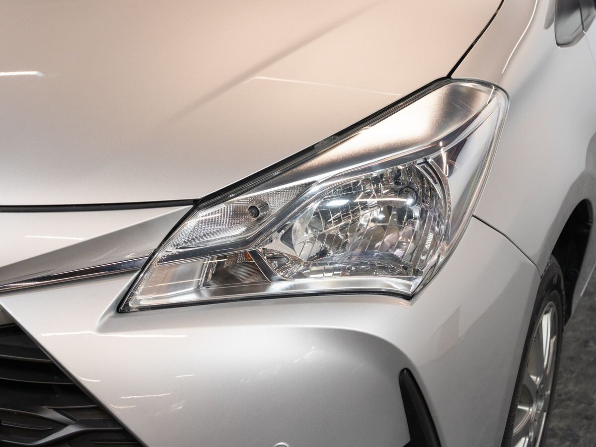 Toyota Vitz 2019 - фото автомобиля