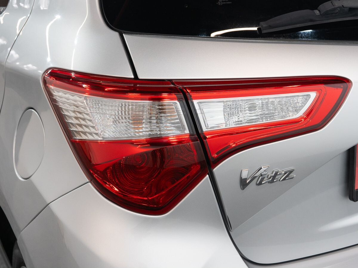 Toyota Vitz 2019 - фото автомобиля