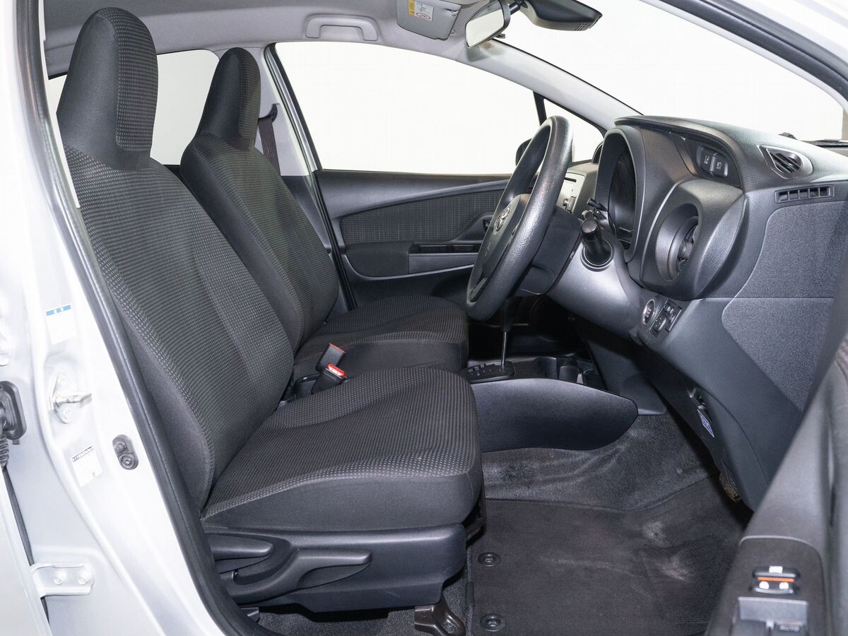 Toyota Vitz 2019 - фото автомобиля