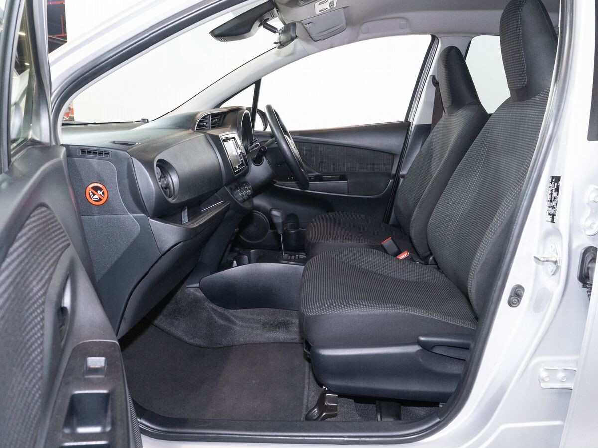 Toyota Vitz 2019 - фото автомобиля