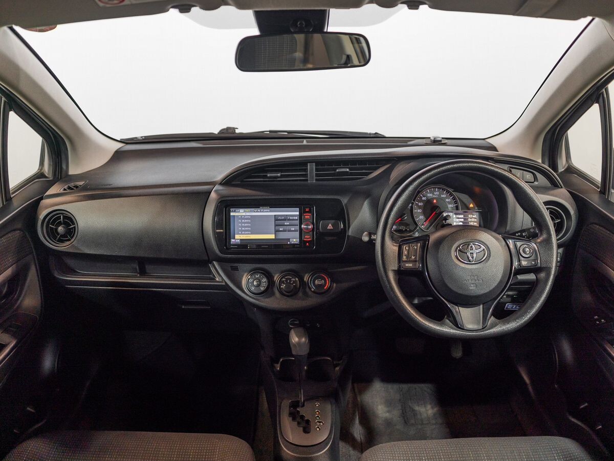 Toyota Vitz 2019 - фото автомобиля