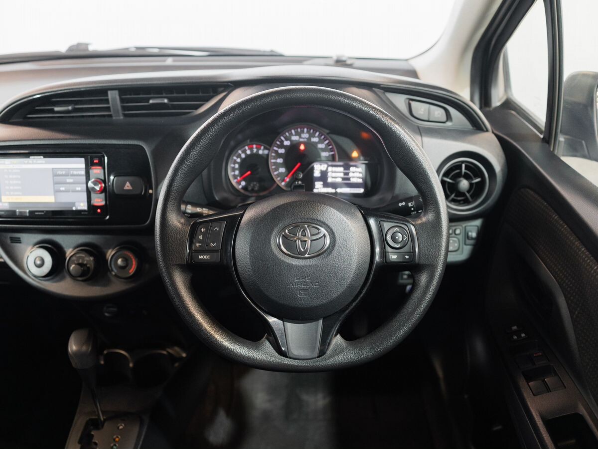 Toyota Vitz 2019 - фото автомобиля