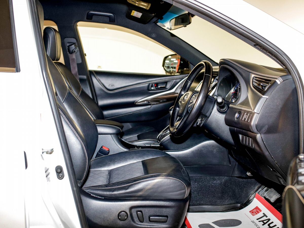 Toyota Harrier 2016 - фото автомобиля