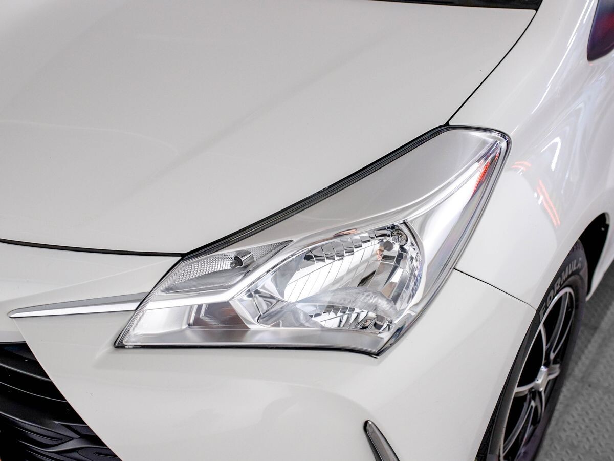 Toyota Vitz 2018 - фото автомобиля