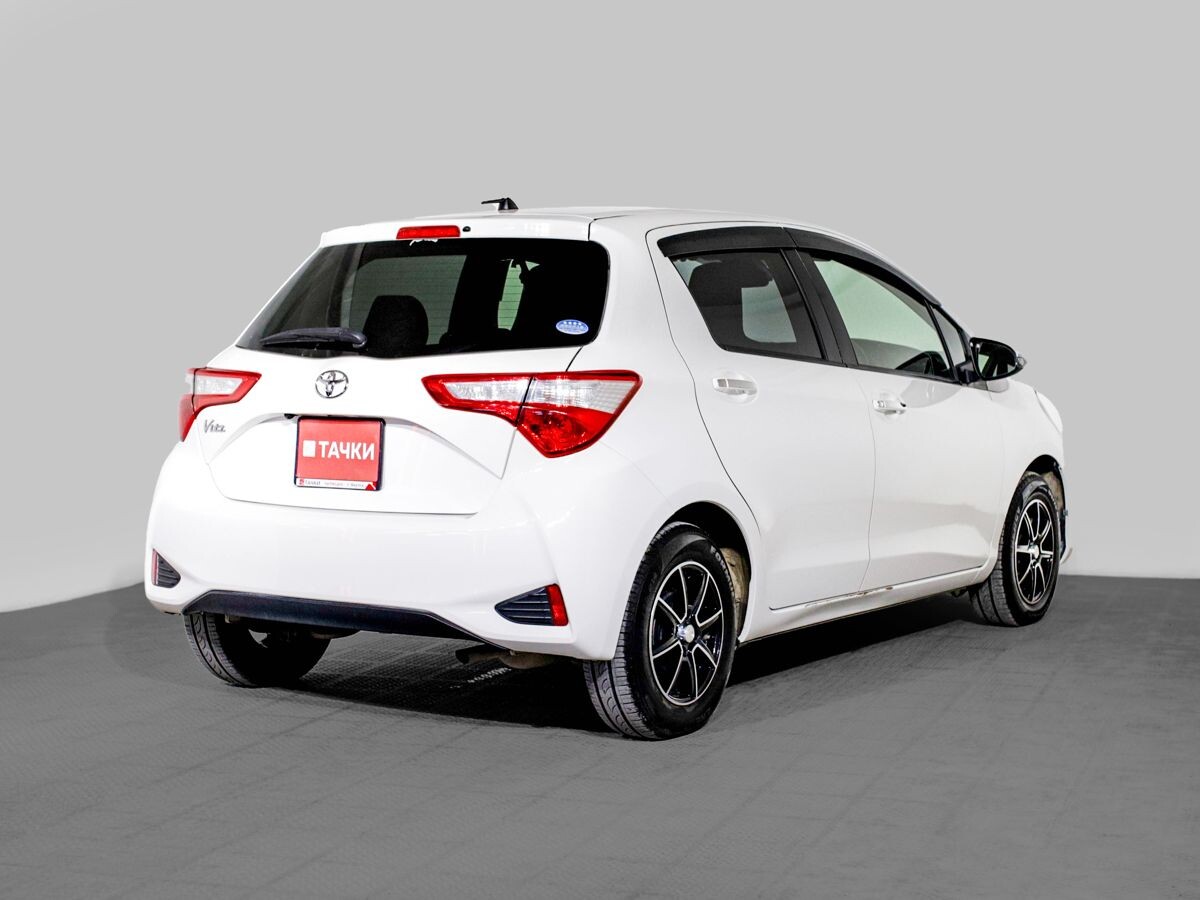Toyota Vitz 2018 - фото автомобиля