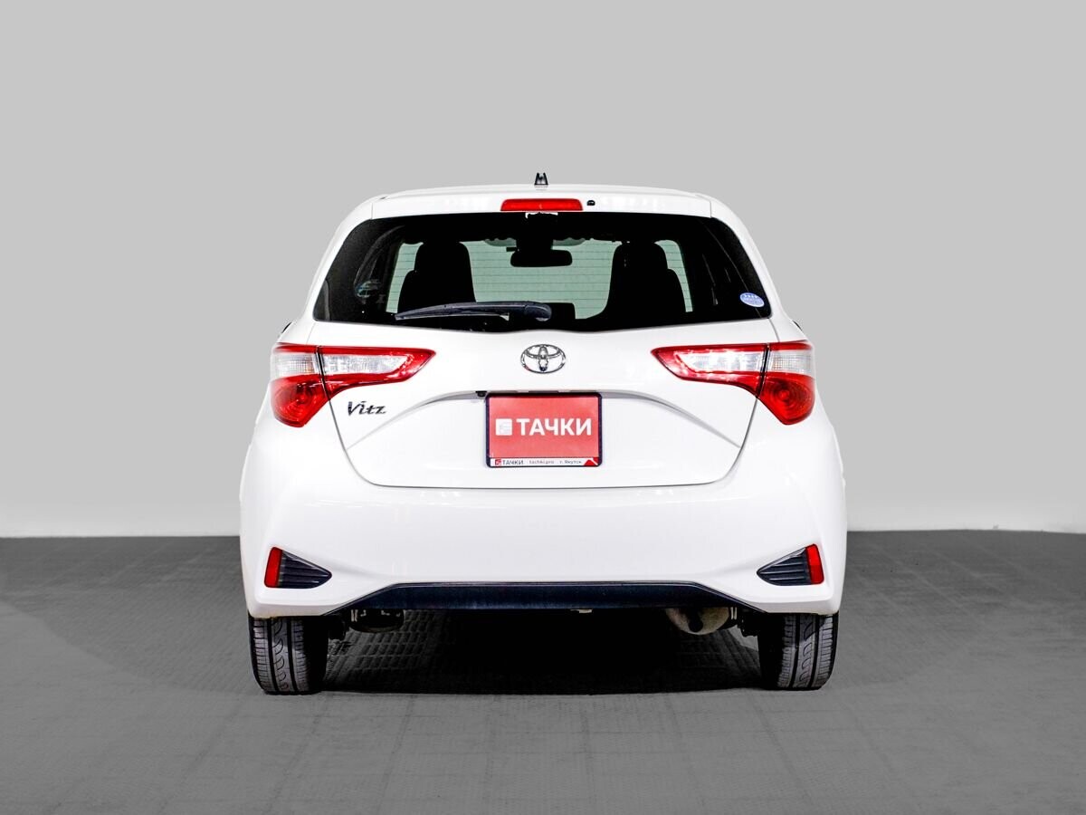Toyota Vitz 2018 - фото автомобиля