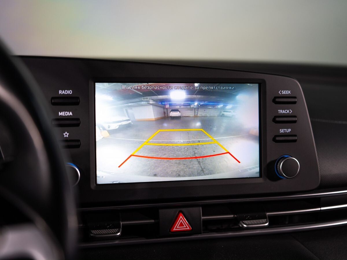 Hyundai Elantra 2021 - фото автомобиля