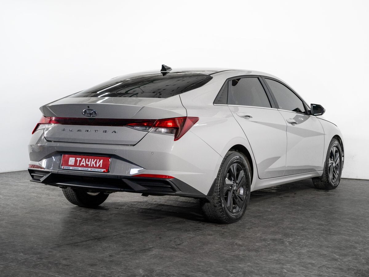 Hyundai Elantra 2021 - фото автомобиля