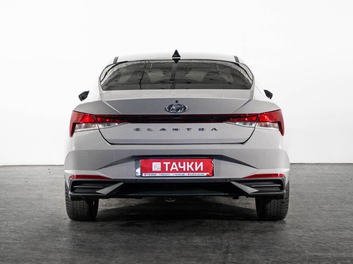 Hyundai Elantra 2021 - фото автомобиля