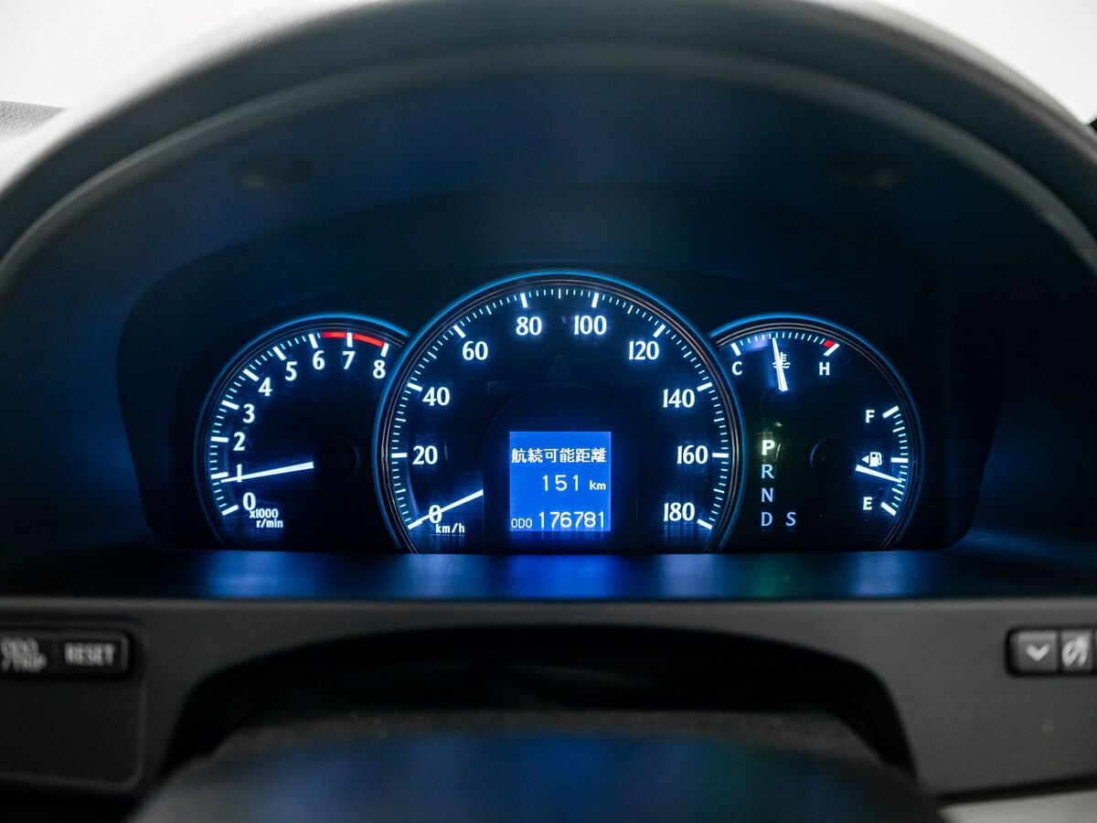 Toyota Crown 2009 - фото автомобиля