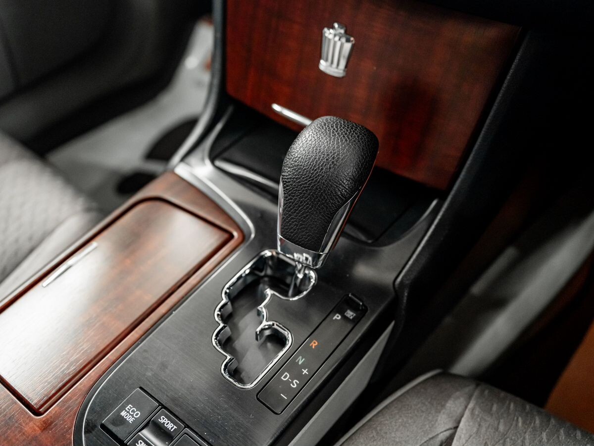 Toyota Crown 2009 - фото автомобиля