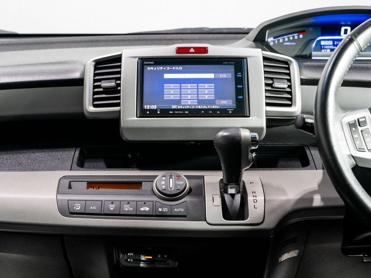 Honda Freed 2014 - фото автомобиля