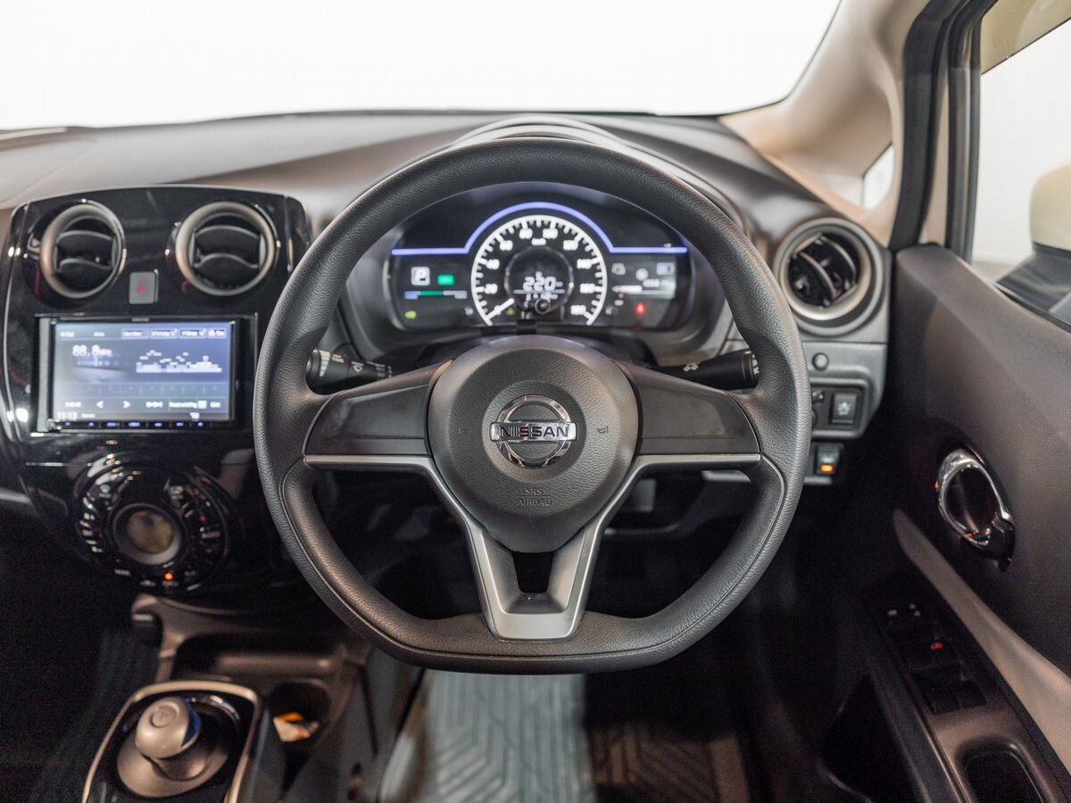 Nissan Note 2019 - фото автомобиля