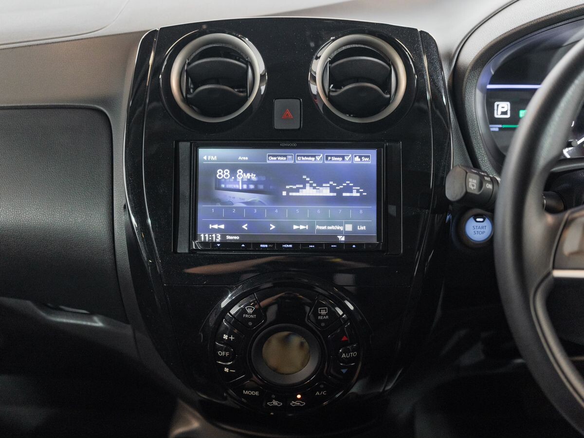 Nissan Note 2019 - фото автомобиля