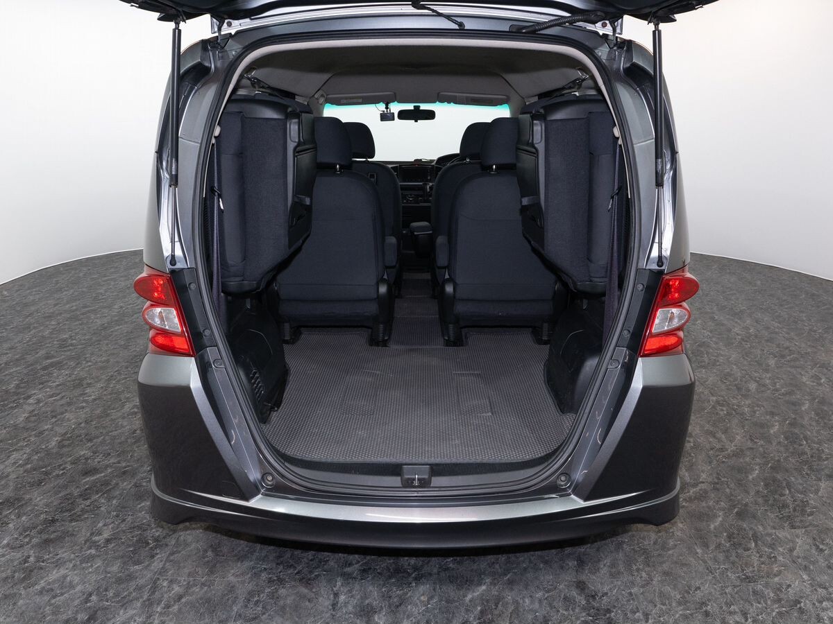 Honda Freed 2008 - фото автомобиля