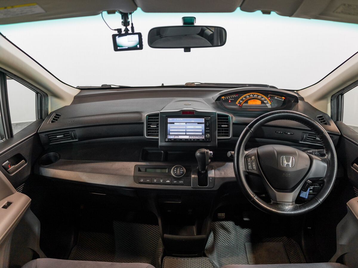 Honda Freed 2008 - фото автомобиля