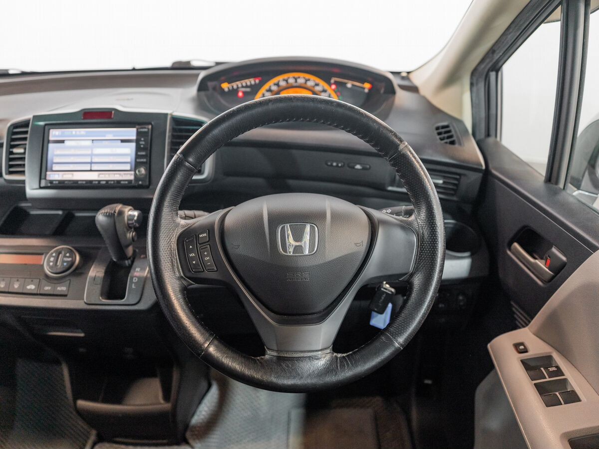 Honda Freed 2008 - фото автомобиля