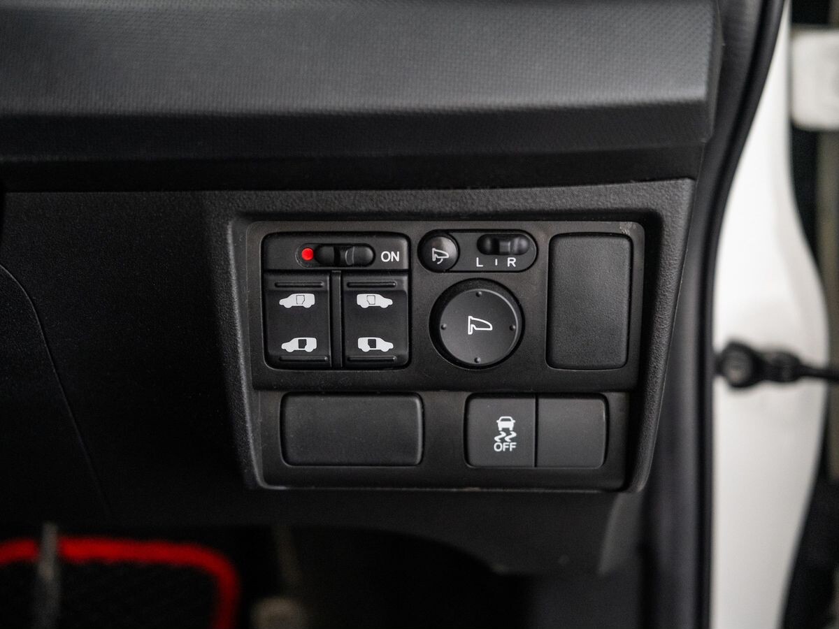 Honda Freed Spike 2016 - фото автомобиля