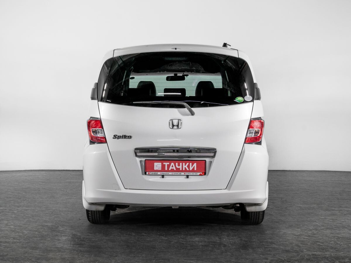 Honda Freed Spike 2016 - фото автомобиля