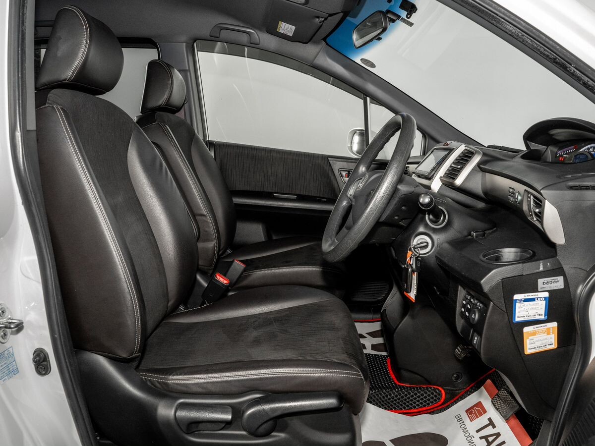 Honda Freed Spike 2016 - фото автомобиля