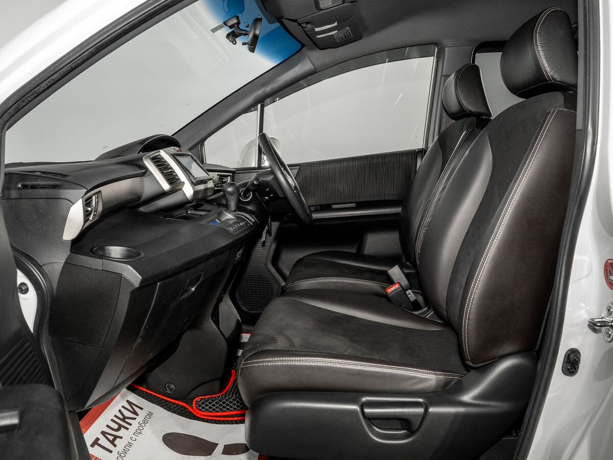 Honda Freed Spike 2016 - фото автомобиля