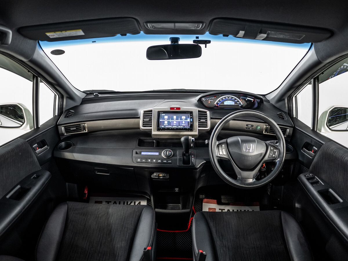 Honda Freed Spike 2016 - фото автомобиля