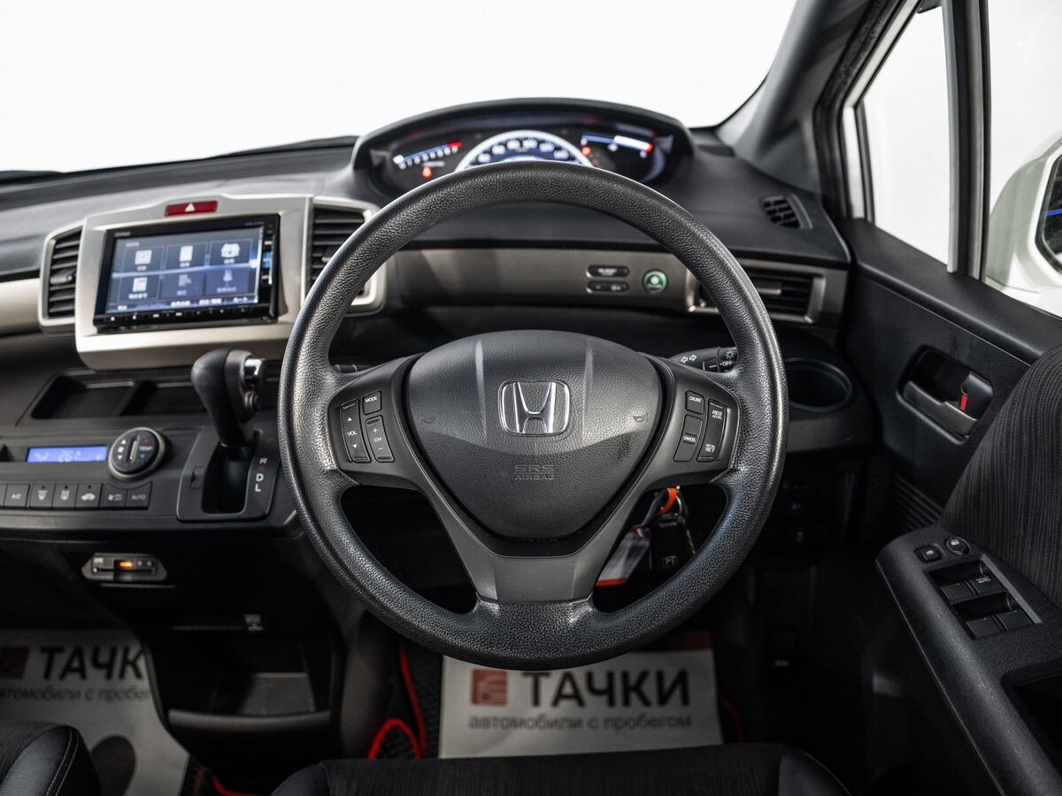 Honda Freed Spike 2016 - фото автомобиля