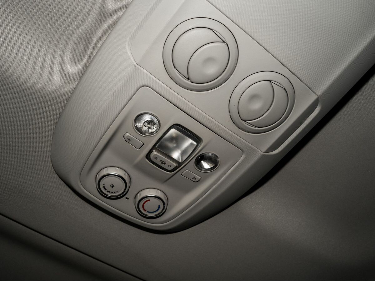 Peugeot Traveller 2021 - фото автомобиля
