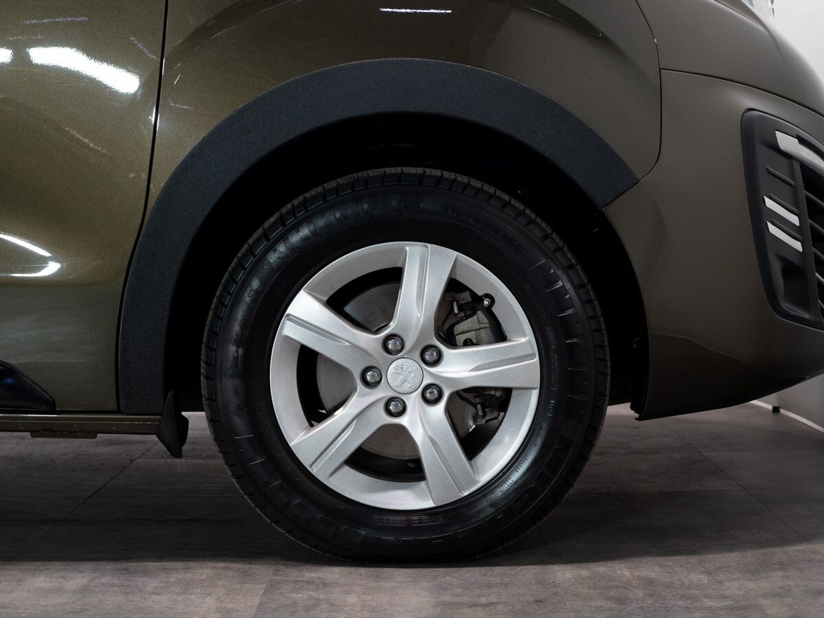 Peugeot Traveller 2021 - фото автомобиля