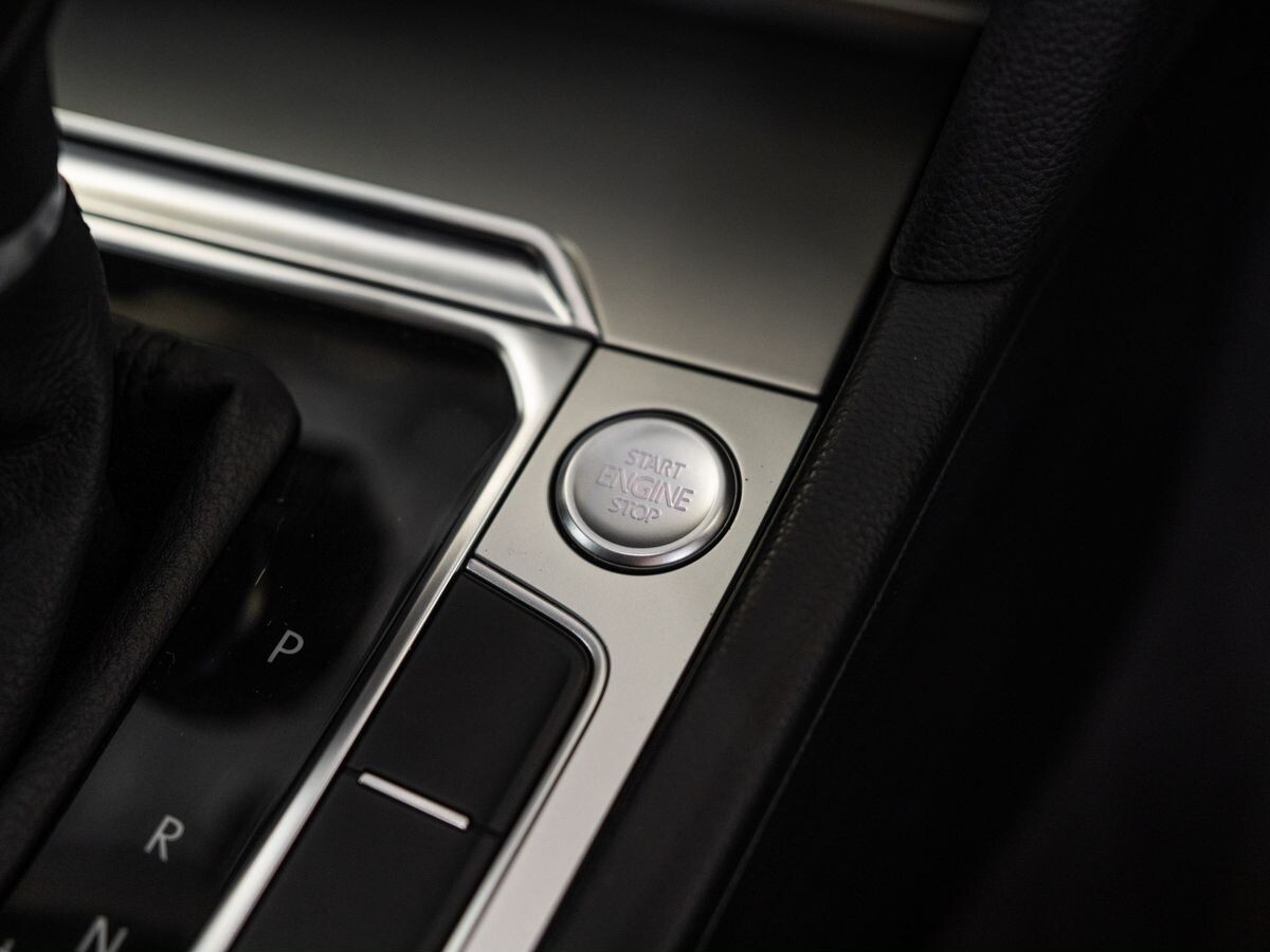 Volkswagen Passat 2015 - фото автомобиля