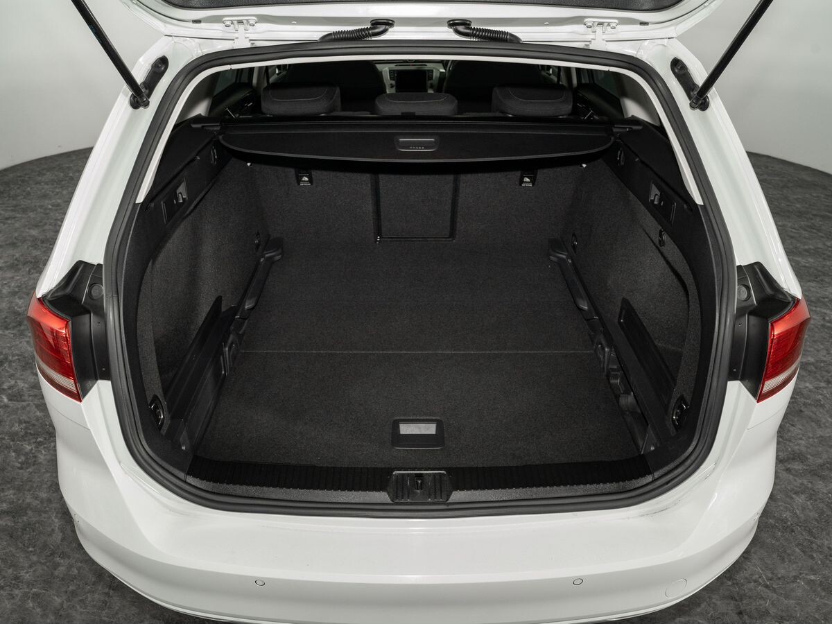 Volkswagen Passat 2015 - фото автомобиля