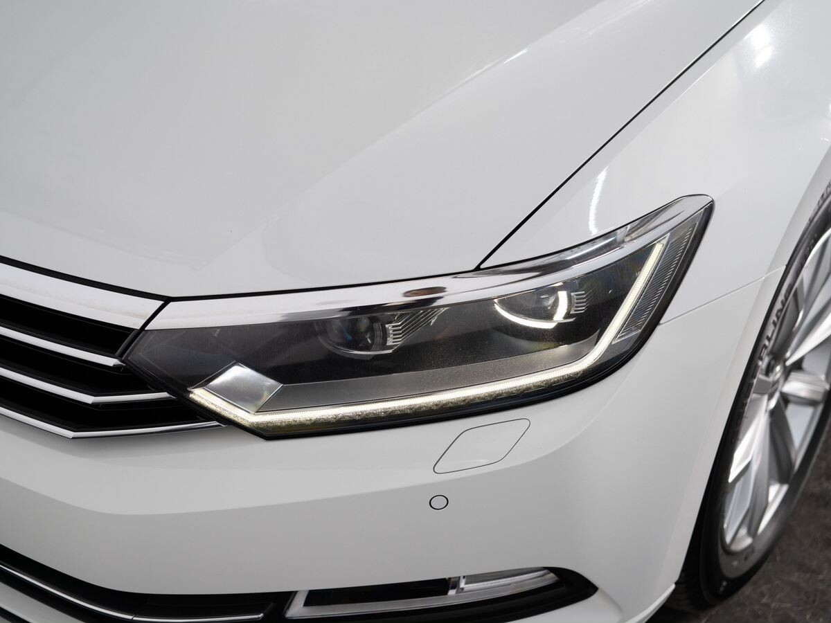 Volkswagen Passat 2015 - фото автомобиля
