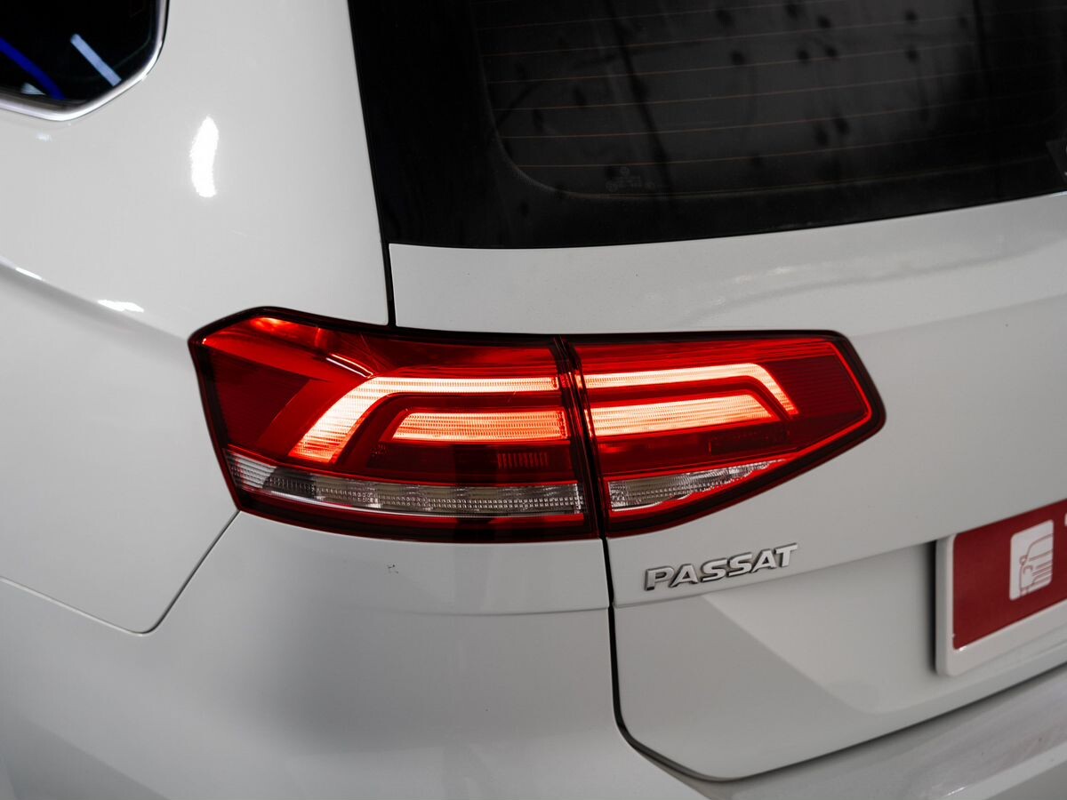 Volkswagen Passat 2015 - фото автомобиля
