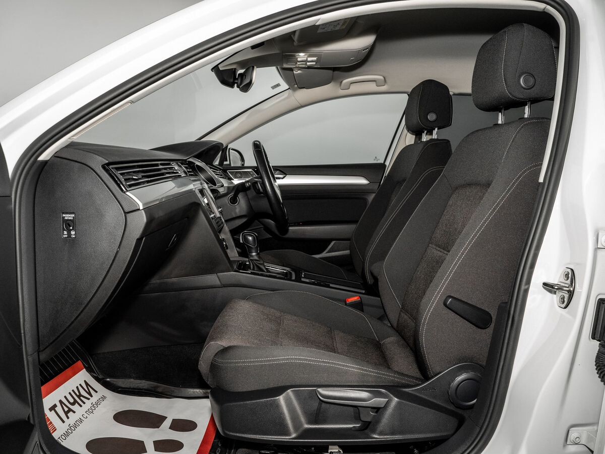 Volkswagen Passat 2015 - фото автомобиля