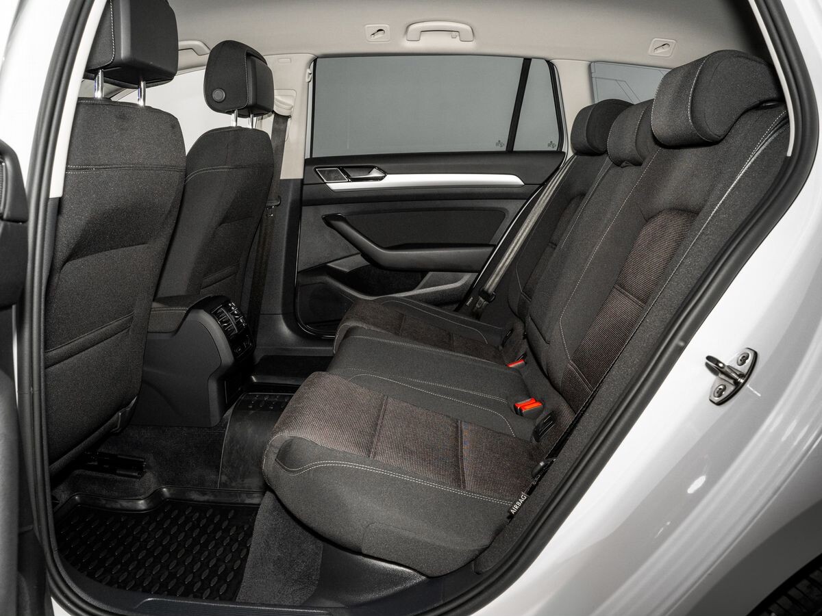 Volkswagen Passat 2015 - фото автомобиля