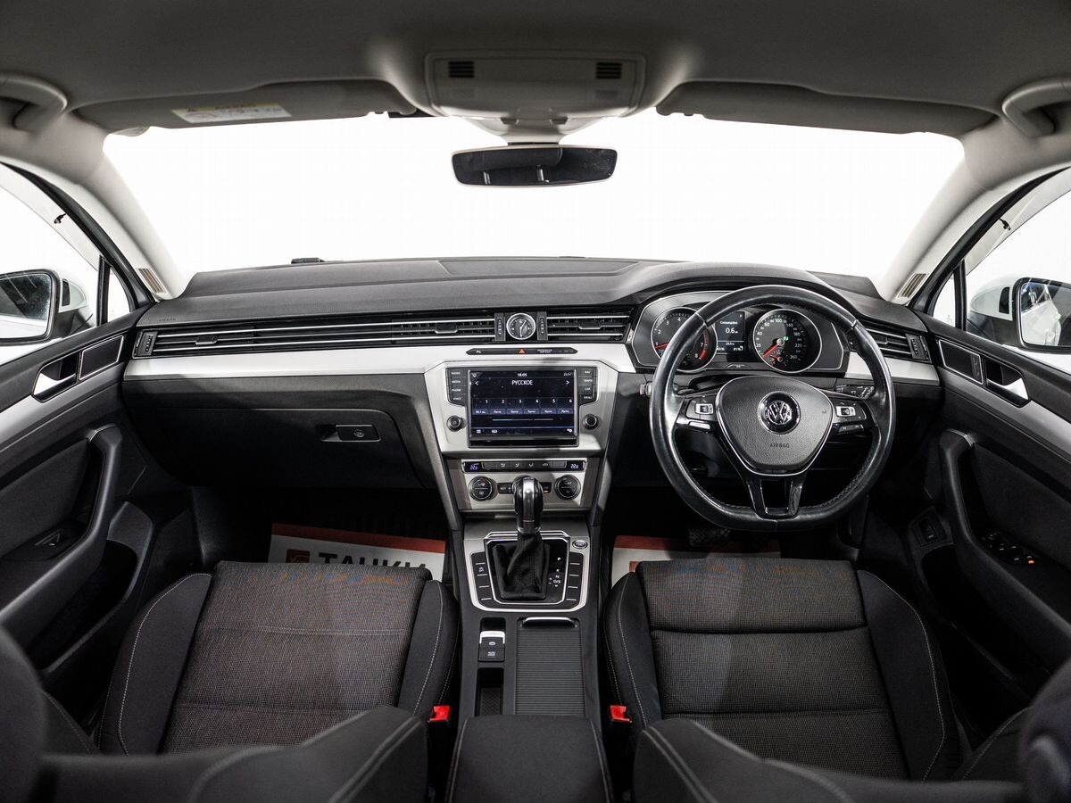 Volkswagen Passat 2015 - фото автомобиля