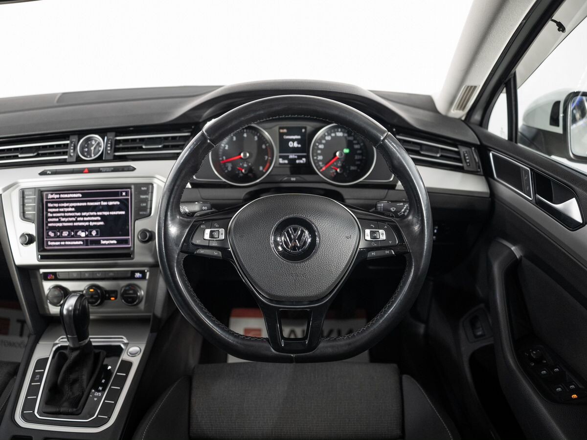 Volkswagen Passat 2015 - фото автомобиля