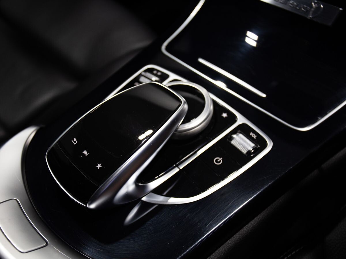 Mercedes-Benz C-Class 2018 - фото автомобиля