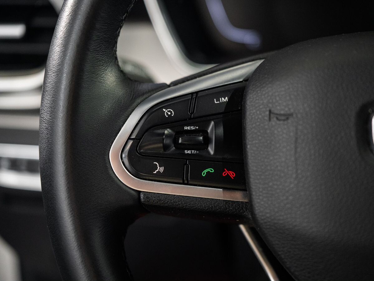 Geely Coolray 2020 - фото автомобиля