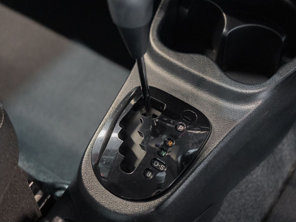 Toyota Vitz 2018 - фото автомобиля