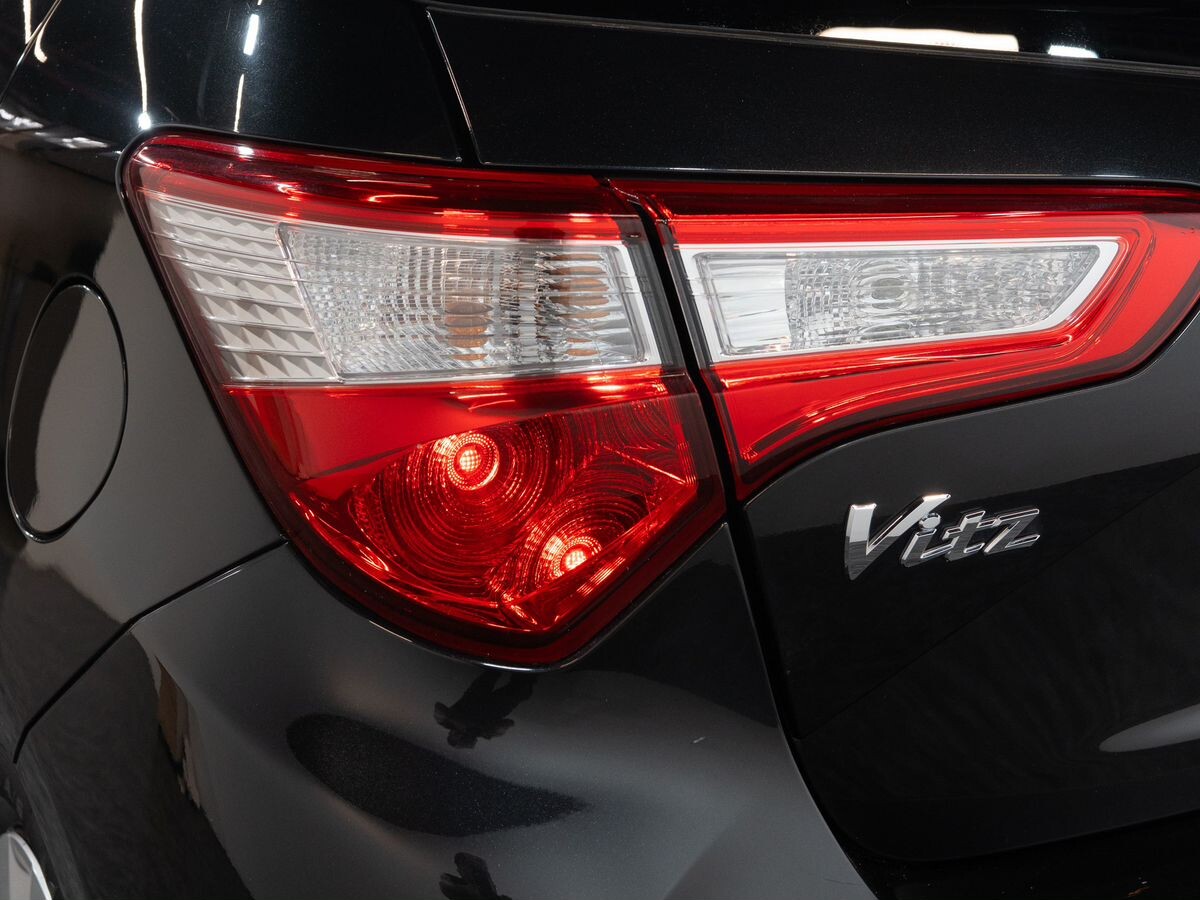 Toyota Vitz 2018 - фото автомобиля