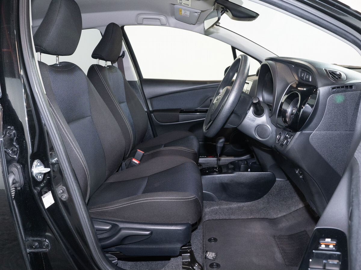 Toyota Vitz 2018 - фото автомобиля