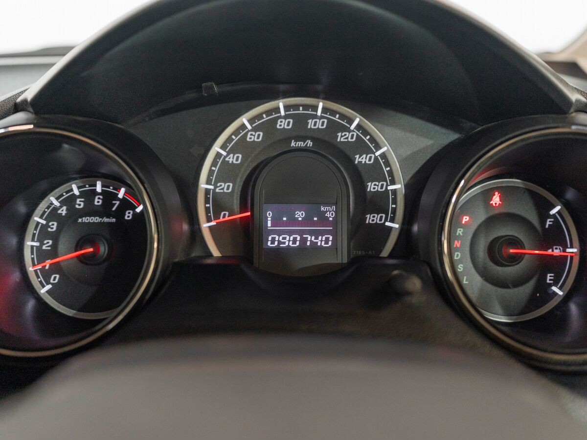 Honda Fit Shuttle 2012 - фото автомобиля