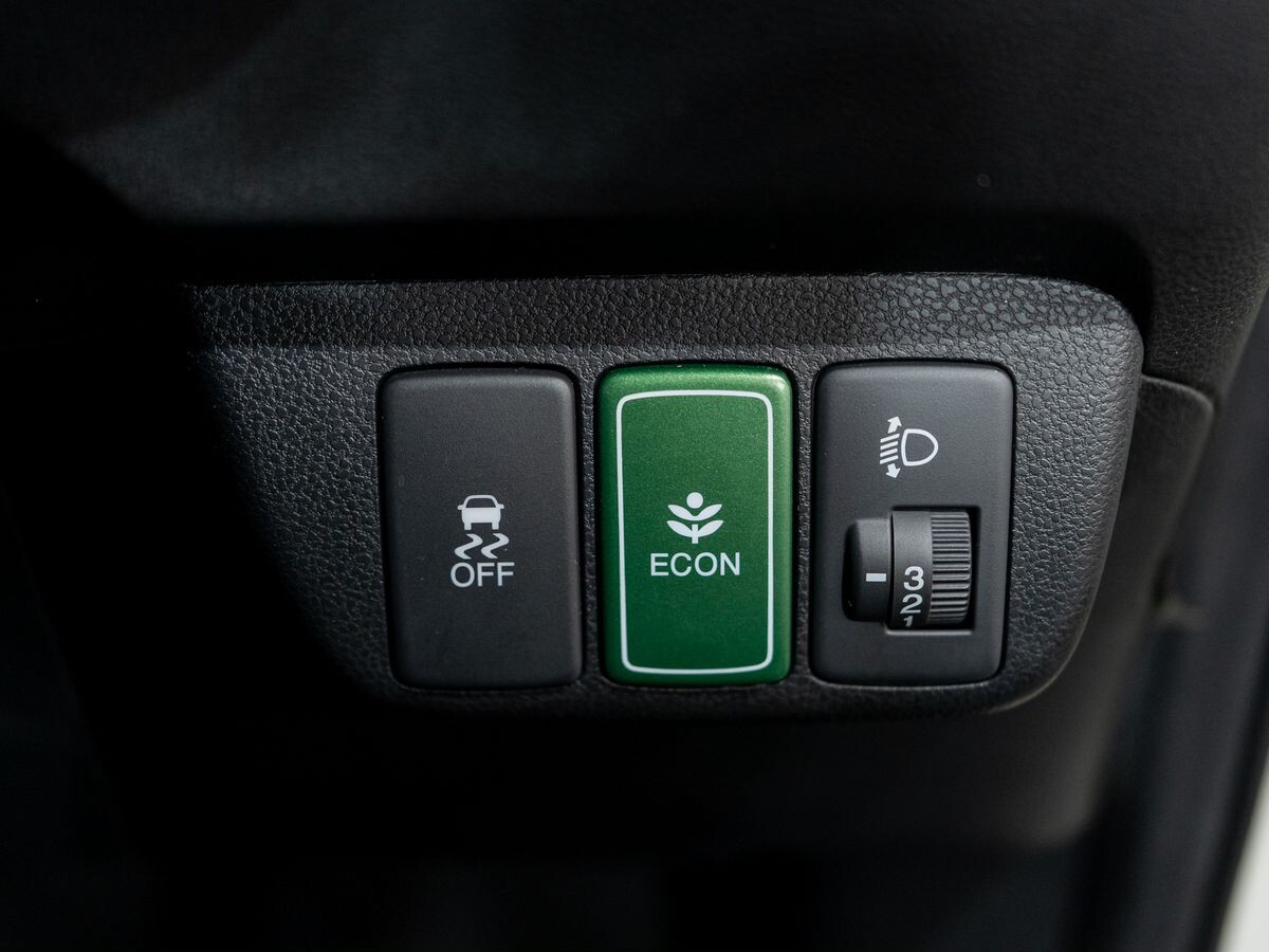Honda Fit Shuttle 2012 - фото автомобиля