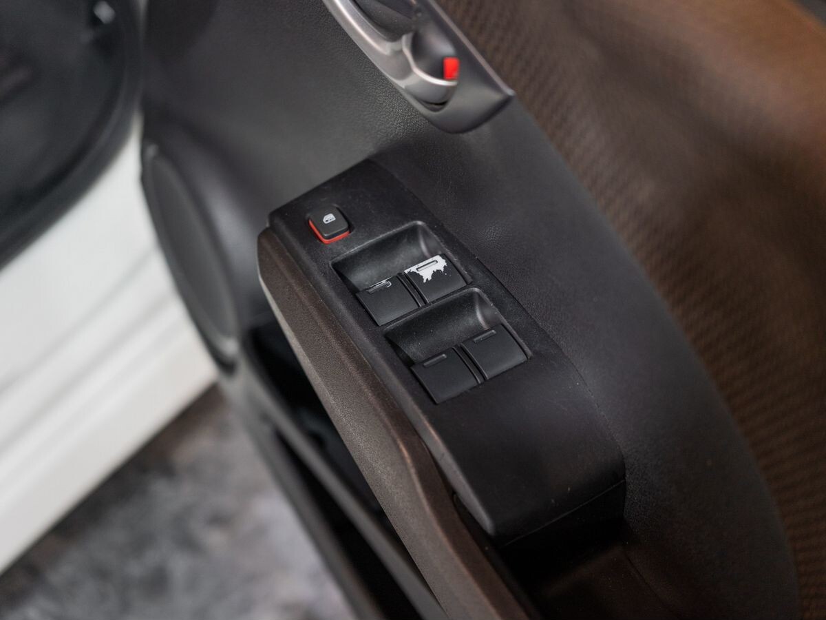 Honda Fit Shuttle 2012 - фото автомобиля