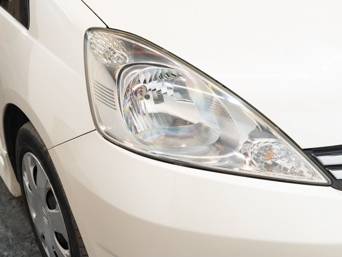Honda Fit Shuttle 2012 - фото автомобиля