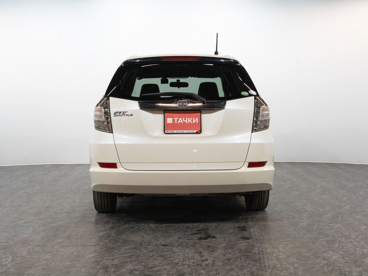 Honda Fit Shuttle 2012 - фото автомобиля